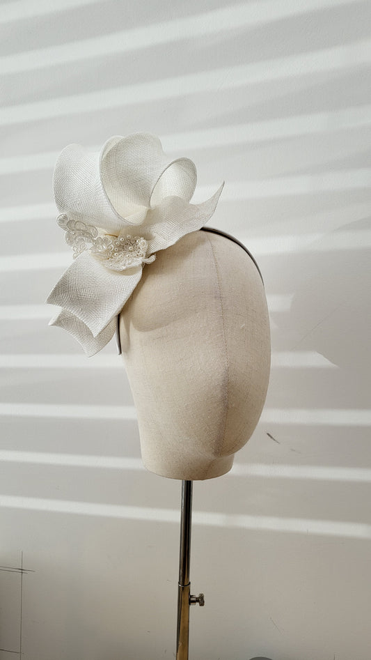 All white sinammay fascinator